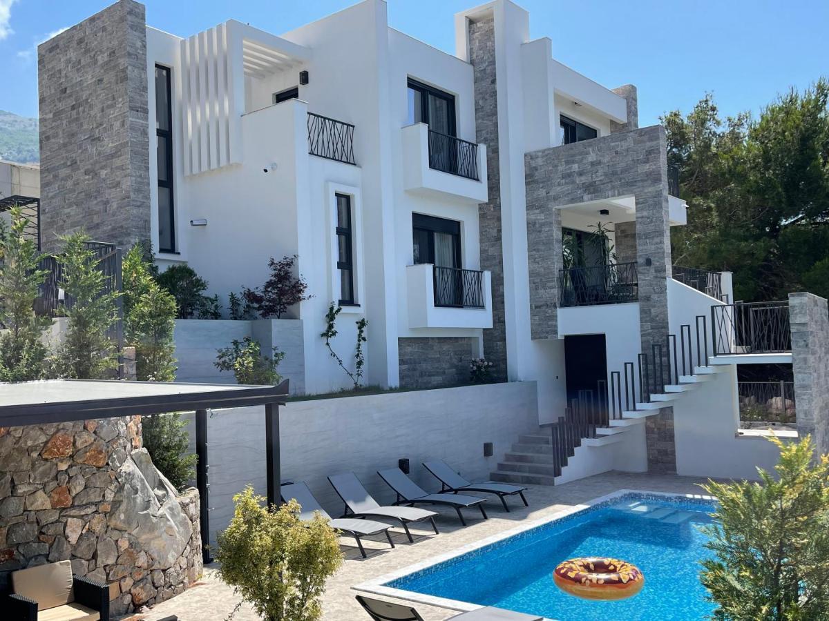 Villa Pine Бар Екстер'єр фото