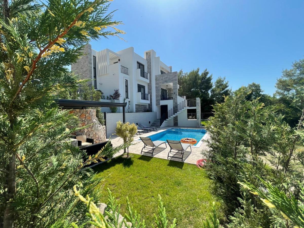 Villa Pine Бар Екстер'єр фото