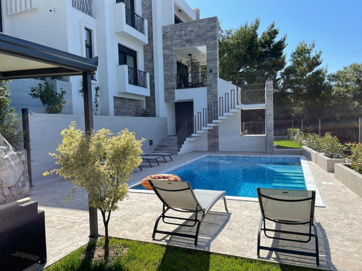 Villa Pine Бар Екстер'єр фото