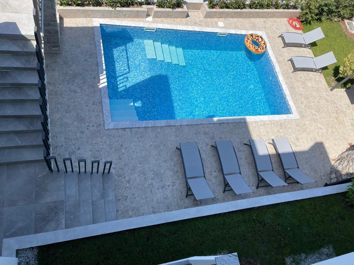 Villa Pine Бар Екстер'єр фото