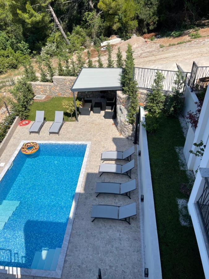 Villa Pine Бар Екстер'єр фото