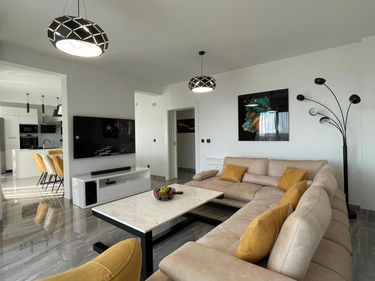 Villa Pine Бар Екстер'єр фото
